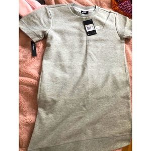 Nike dress shirt- BRAND NEW. Offer a price !